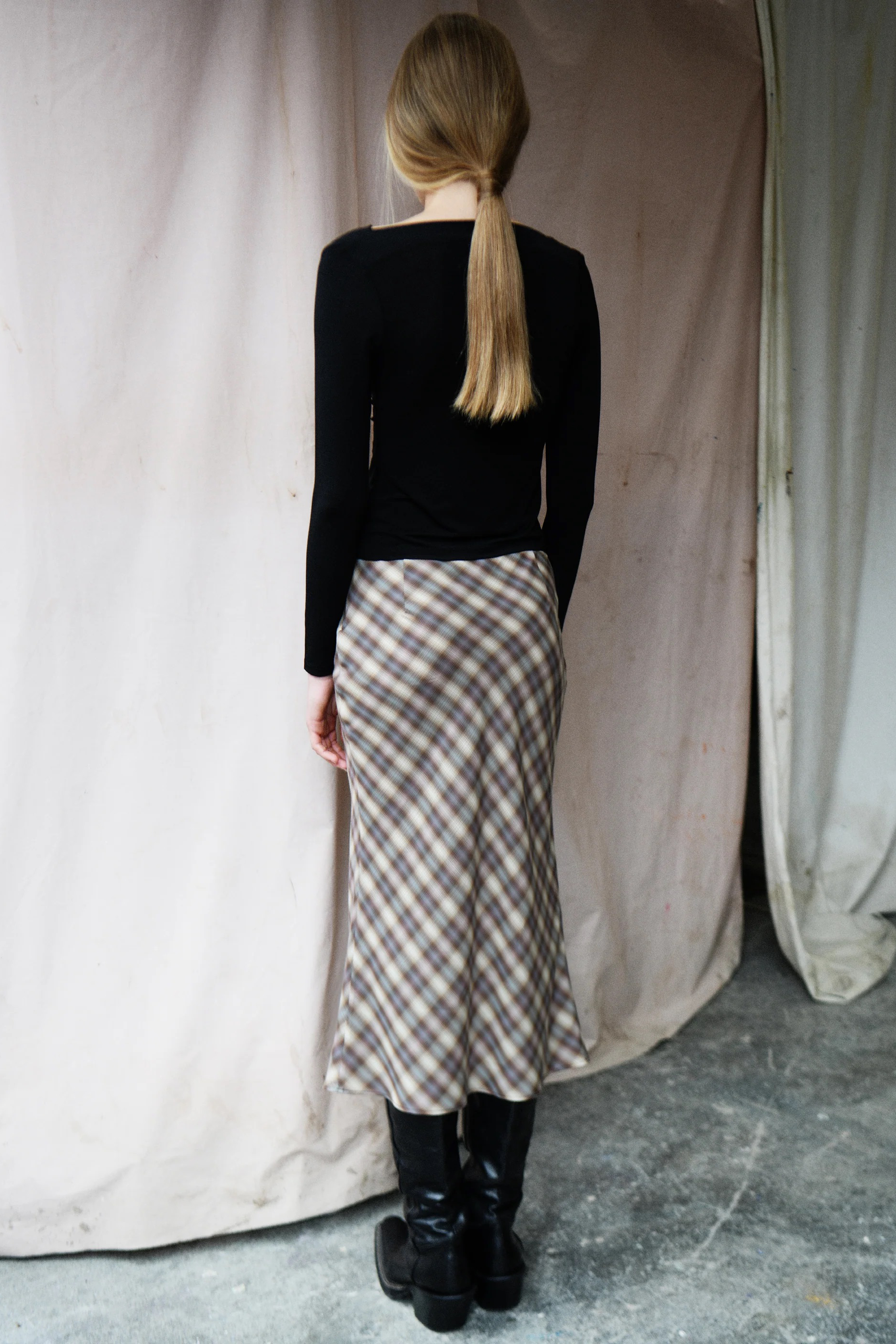 PV Enmesh Skirt // Blur Check