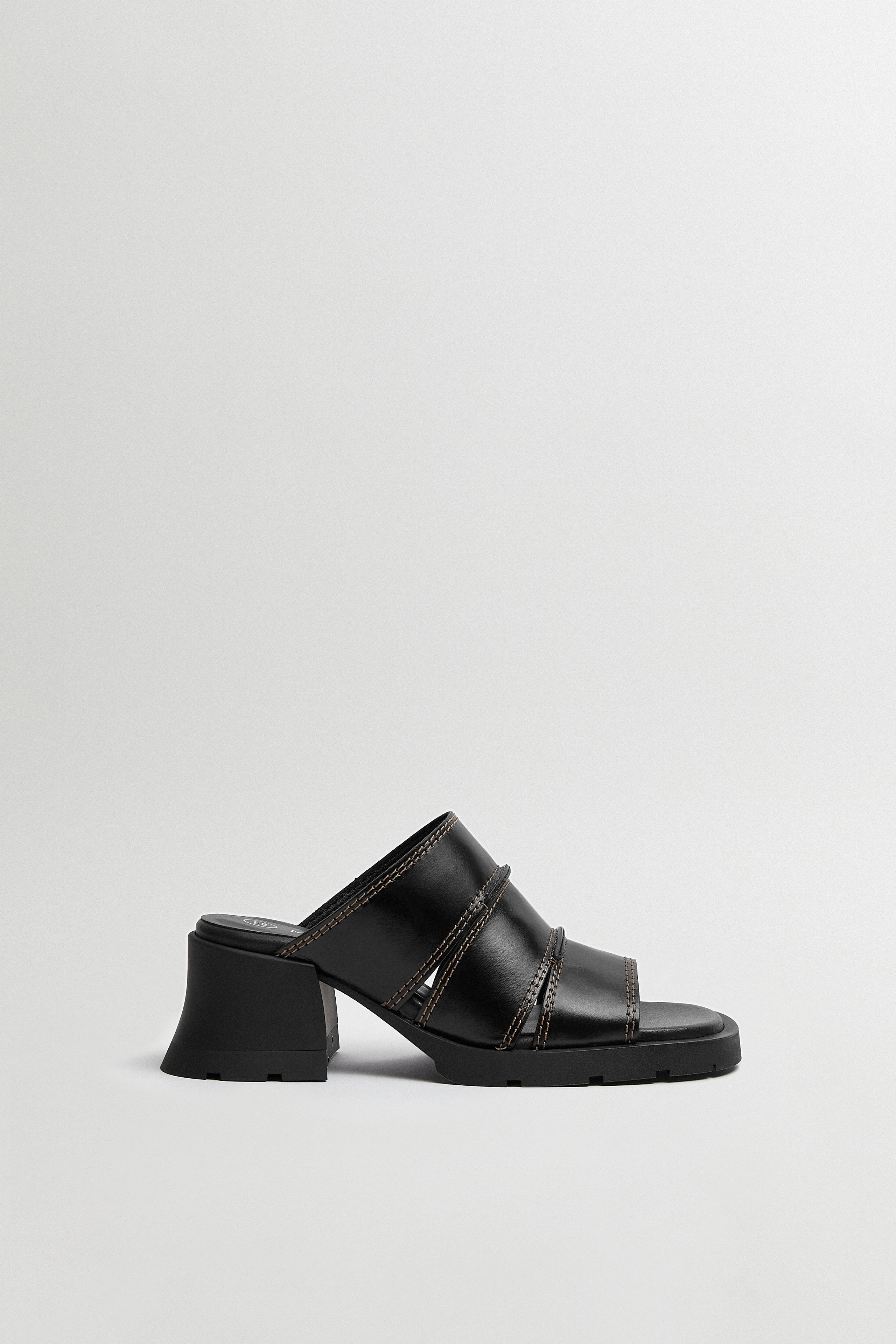 Miista Jadzia Sandals // Black