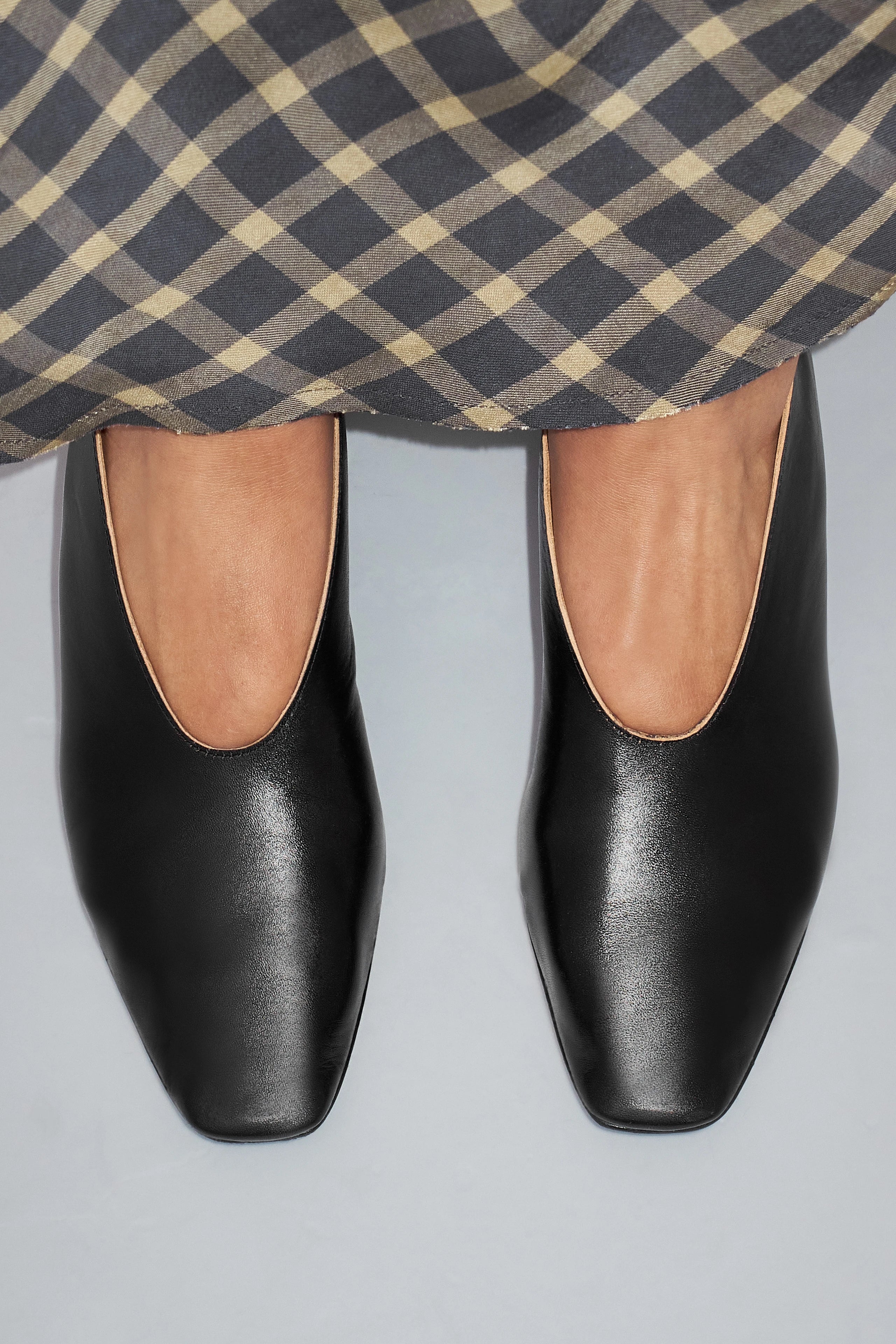 Miista Bibi Piper  Courts // Black