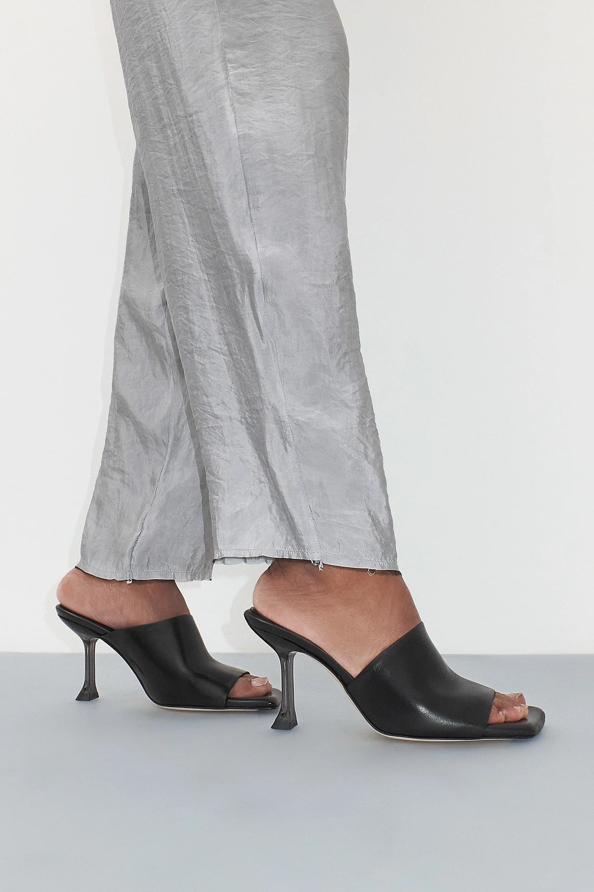 Miista Miri Mules // Black