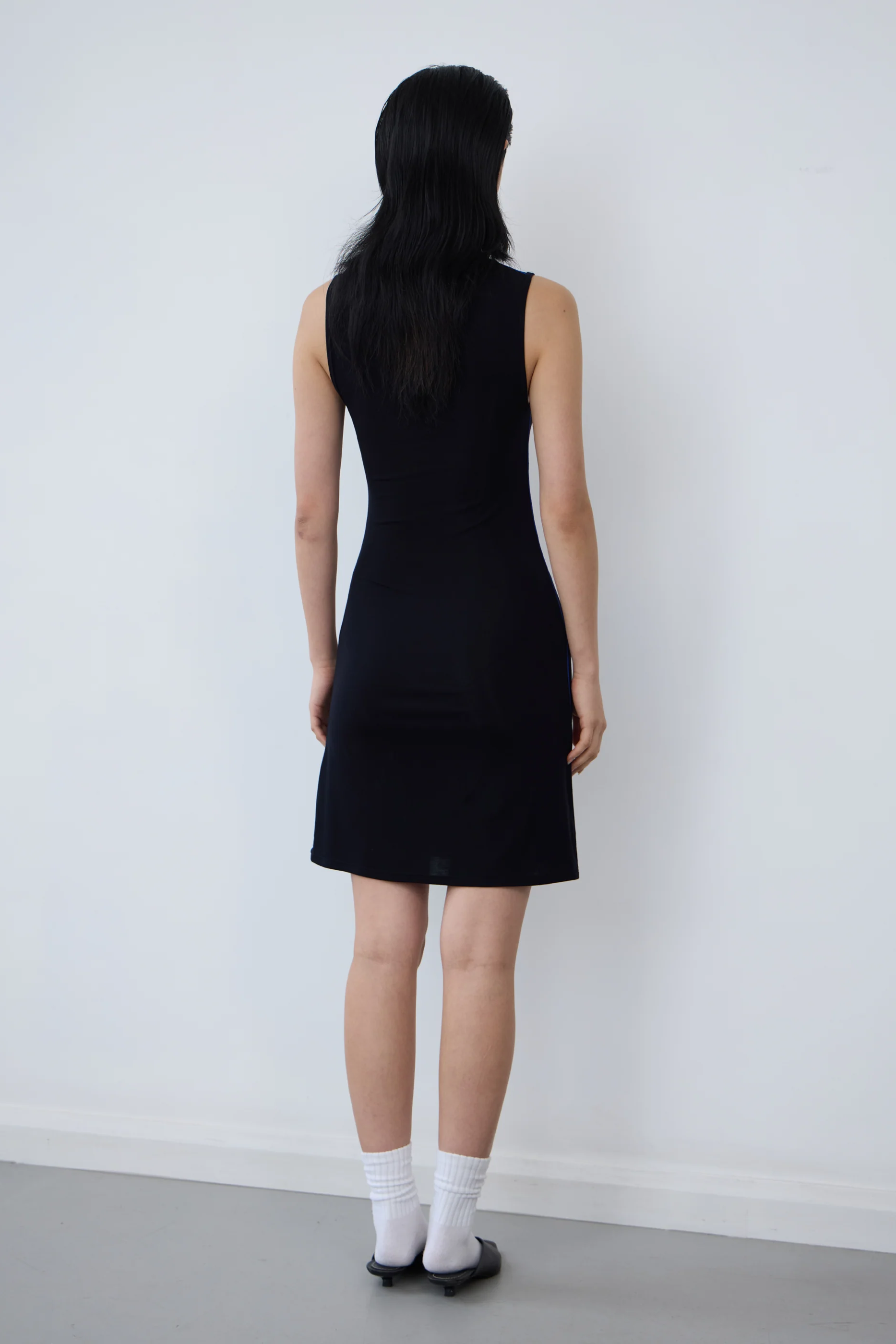PV Outline  Dress // Black