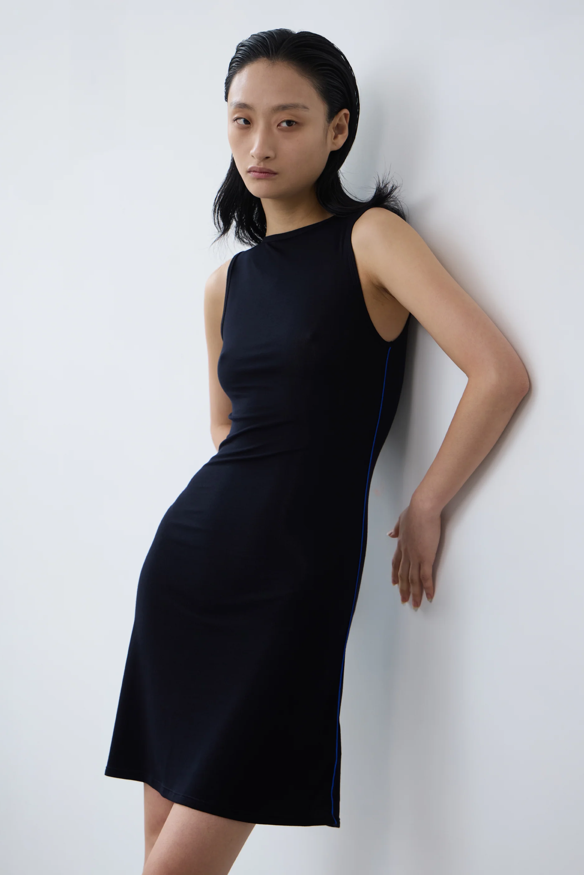 PV Outline  Dress // Black