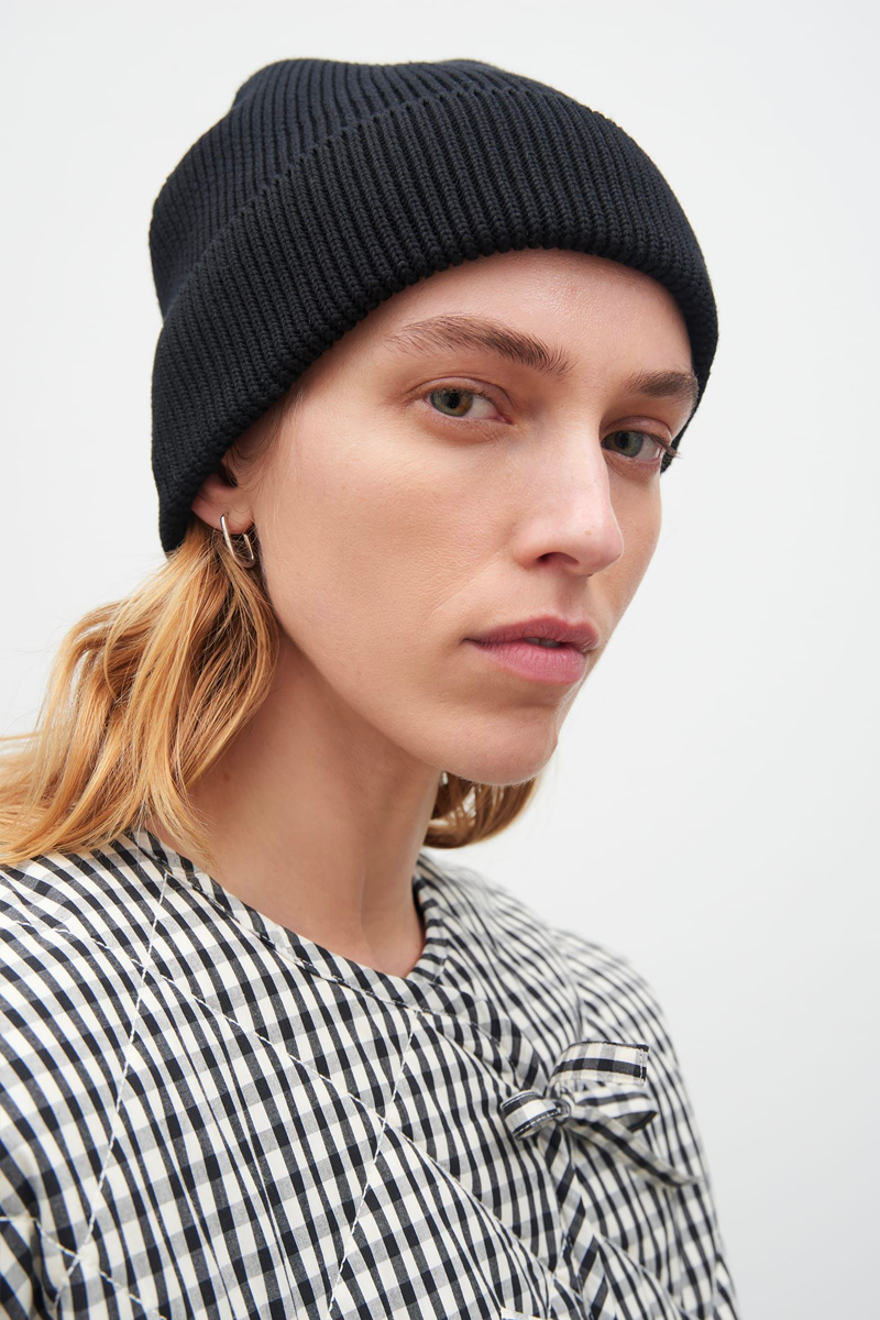 Kowtow Beanie // Black